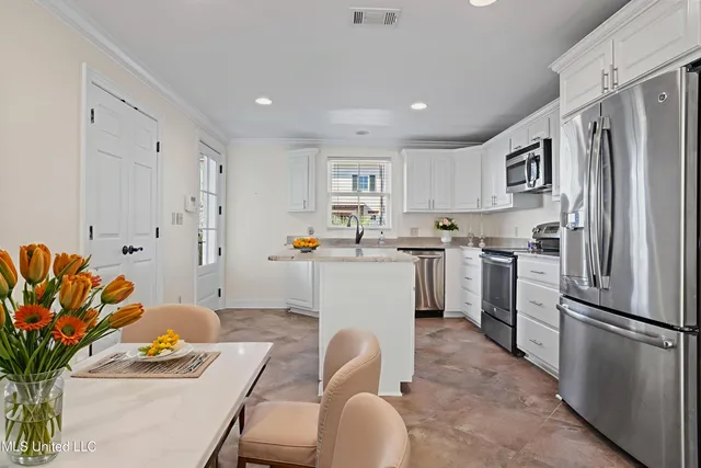 $1,650,000 | 1016 Beach Boulevard, Biloxi, MS 39530