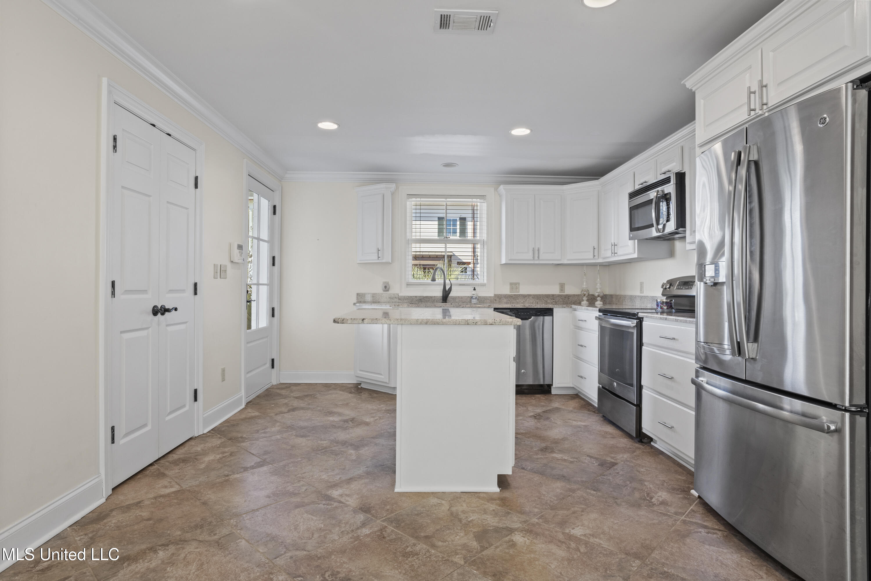 1016 Beach Boulevard Biloxi, MS 39530 - Photo 106 of 118 106