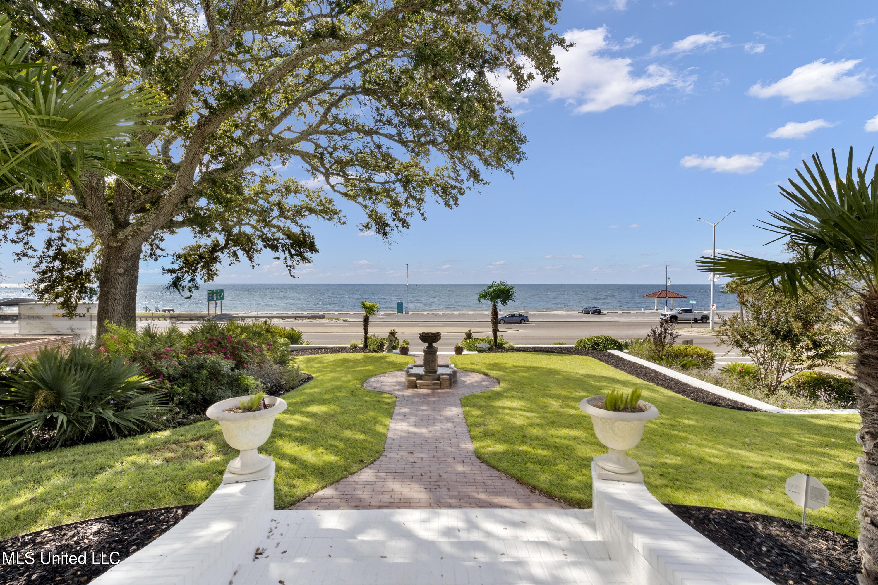 1016 Beach Boulevard Biloxi, MS 39530 - Photo 11 of 118 011