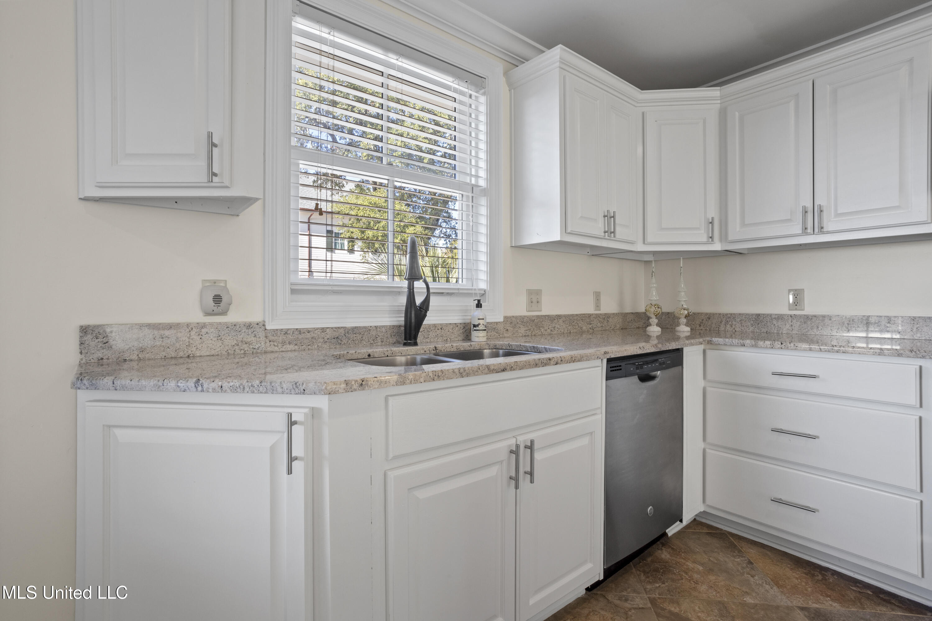 1016 Beach Boulevard Biloxi, MS 39530 - Photo 112 of 118 112