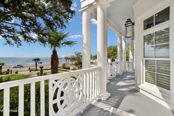 $1,495,000 | 1016 Beach Boulevard, Biloxi, MS 39530
