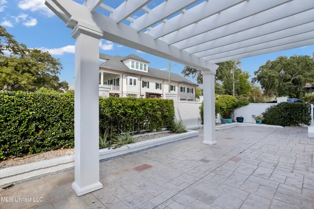 $1,650,000 | 1016 Beach Boulevard, Biloxi, MS 39530