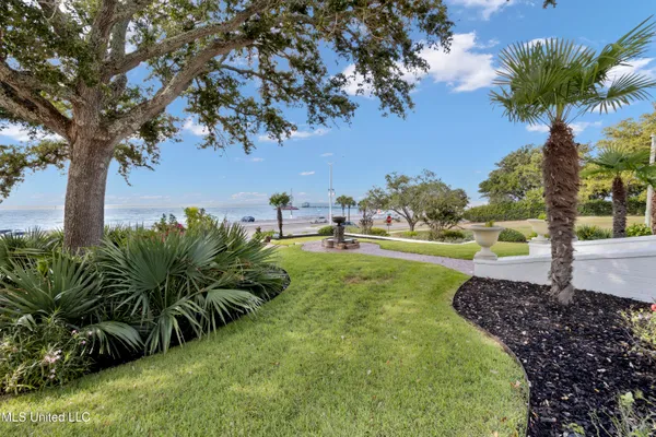 $1,495,000 | 1016 Beach Boulevard, Biloxi, MS 39530