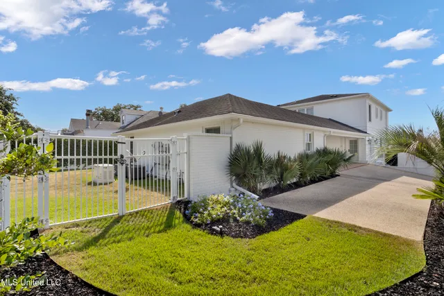 $1,650,000 | 1016 Beach Boulevard, Biloxi, MS 39530