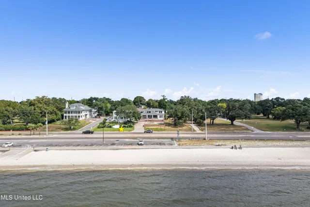 $1,650,000 | 1016 Beach Boulevard, Biloxi, MS 39530