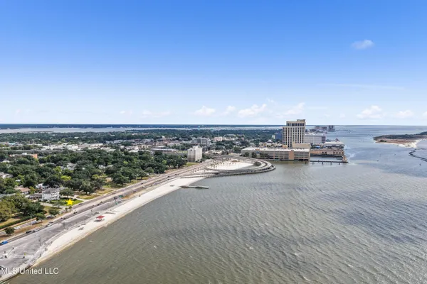 $1,495,000 | 1016 Beach Boulevard, Biloxi, MS 39530