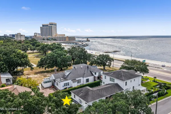 $1,495,000 | 1016 Beach Boulevard, Biloxi, MS 39530