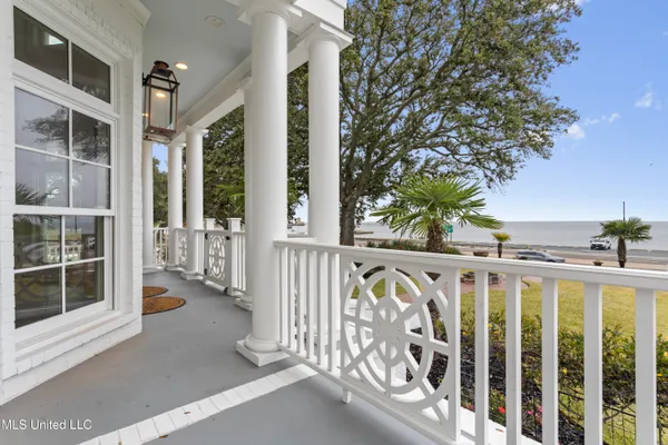 $1,495,000 | 1016 Beach Boulevard, Biloxi, MS 39530