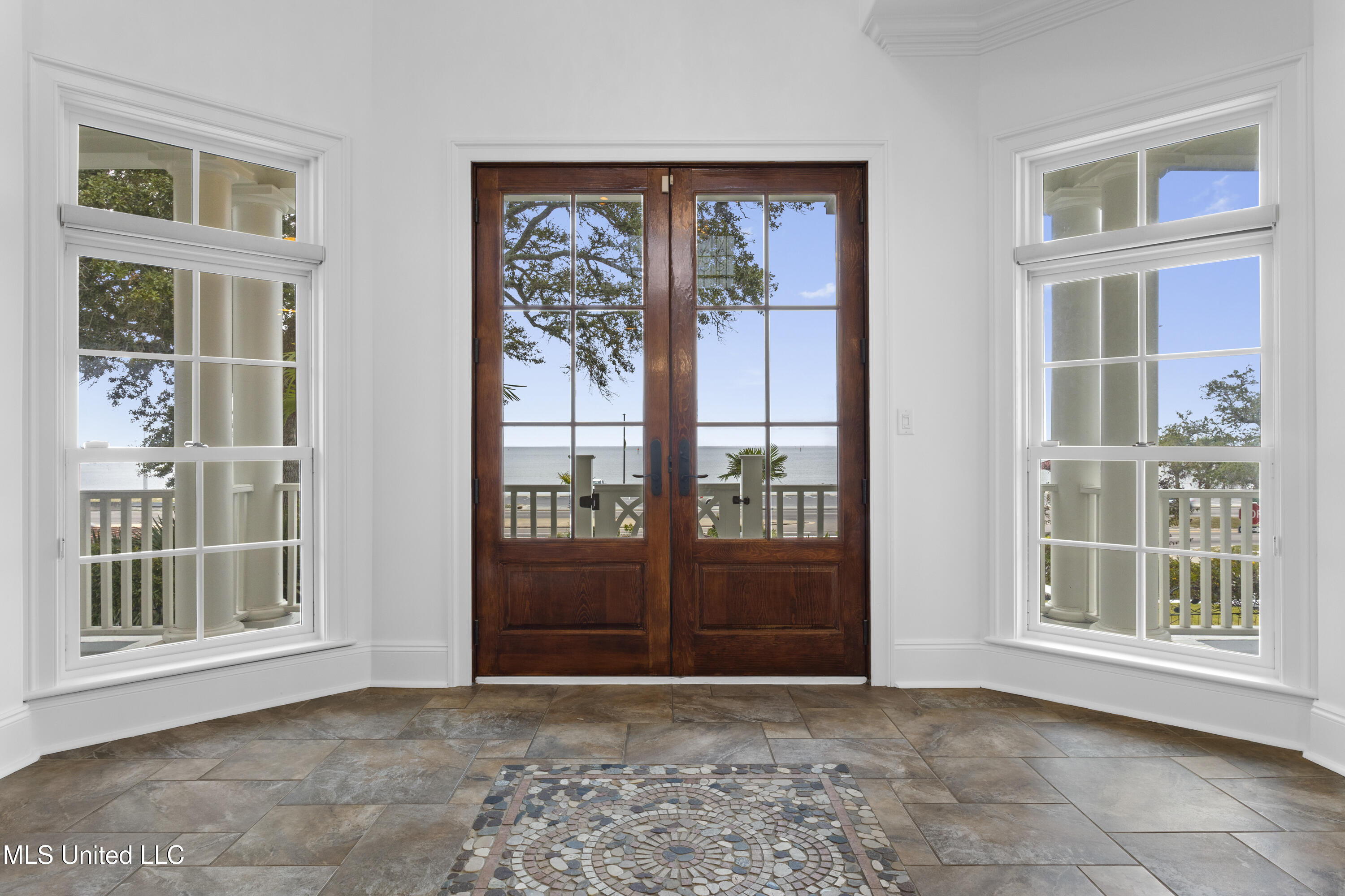 1016 Beach Boulevard Biloxi, MS 39530 - Photo 25 of 118 025