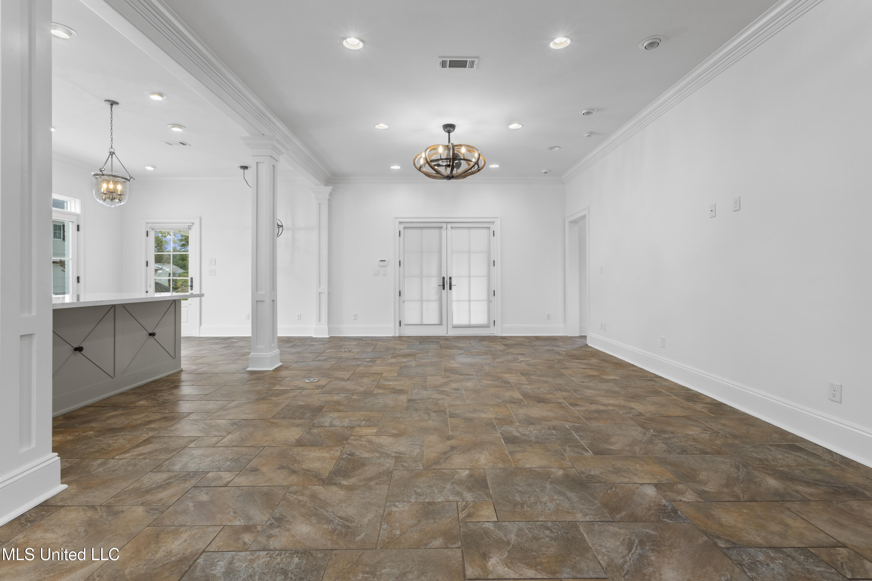 1016 Beach Boulevard Biloxi, MS 39530 - Photo 29 of 118 029