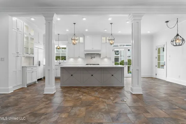 $1,495,000 | 1016 Beach Boulevard, Biloxi, MS 39530