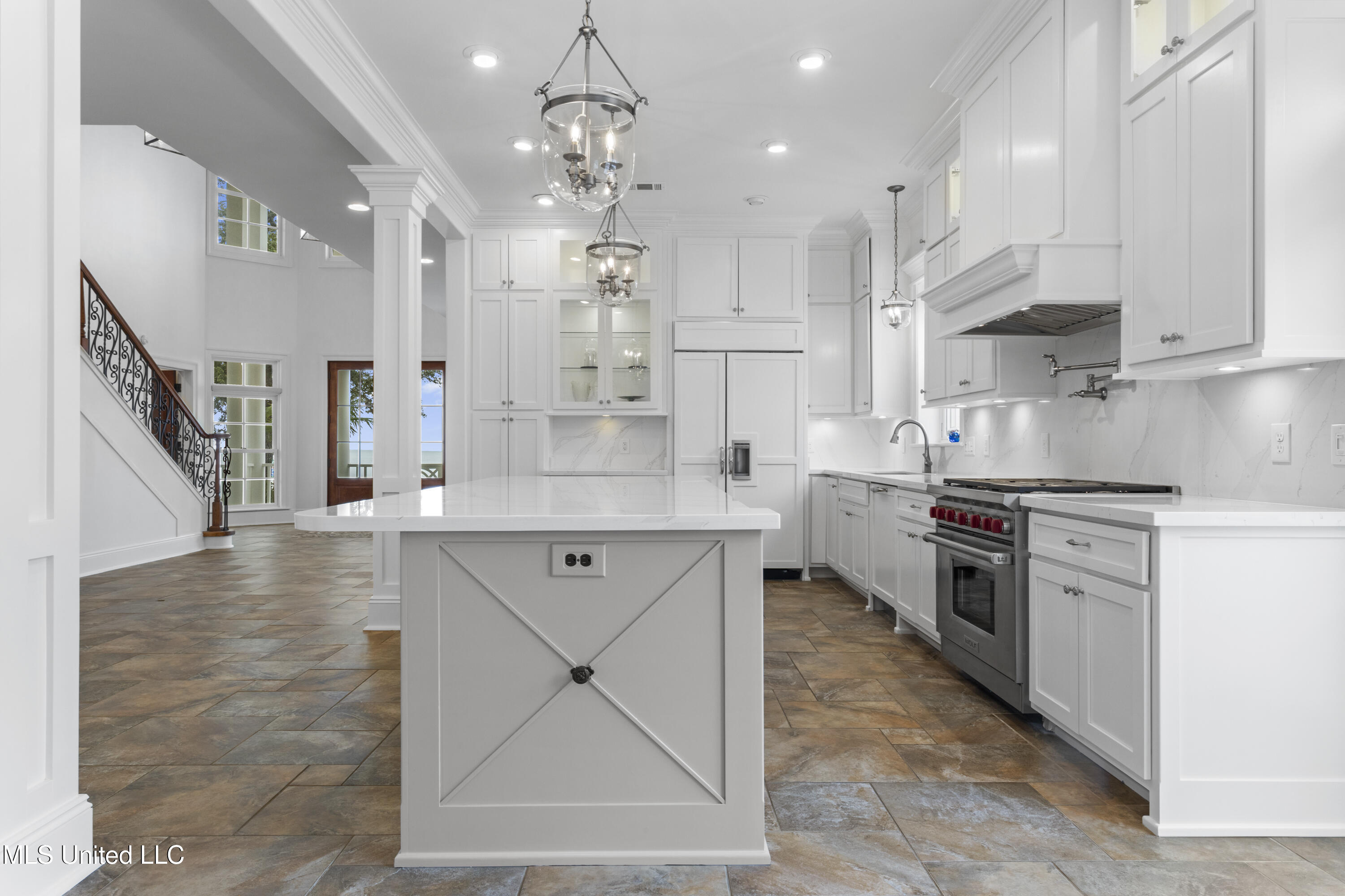 1016 Beach Boulevard Biloxi, MS 39530 - Photo 35 of 118 035