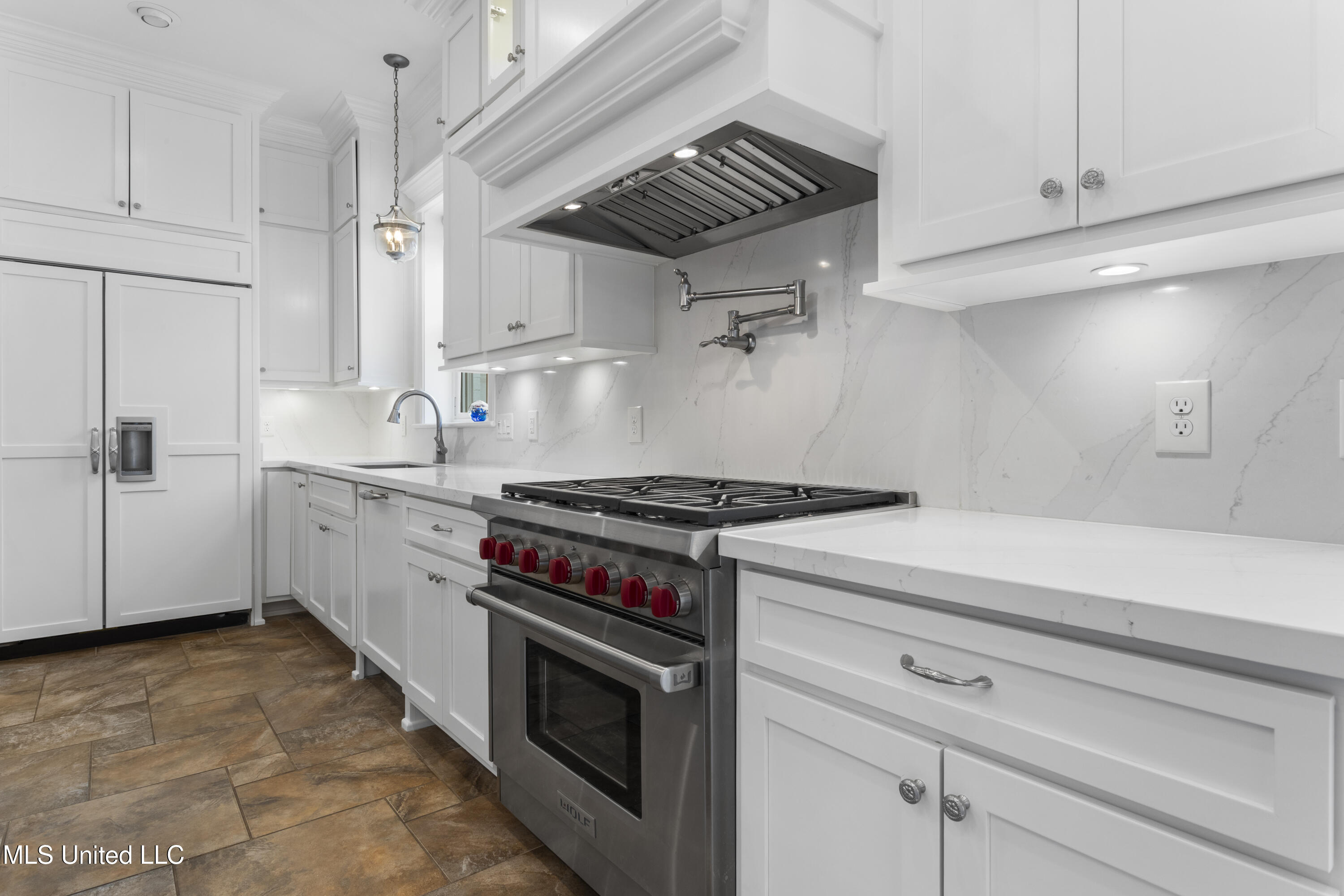 1016 Beach Boulevard Biloxi, MS 39530 - Photo 38 of 118 038