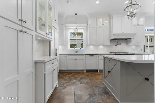 $1,495,000 | 1016 Beach Boulevard, Biloxi, MS 39530