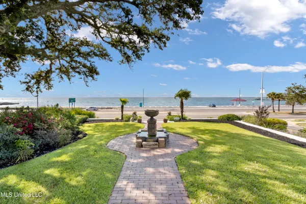 $1,495,000 | 1016 Beach Boulevard, Biloxi, MS 39530
