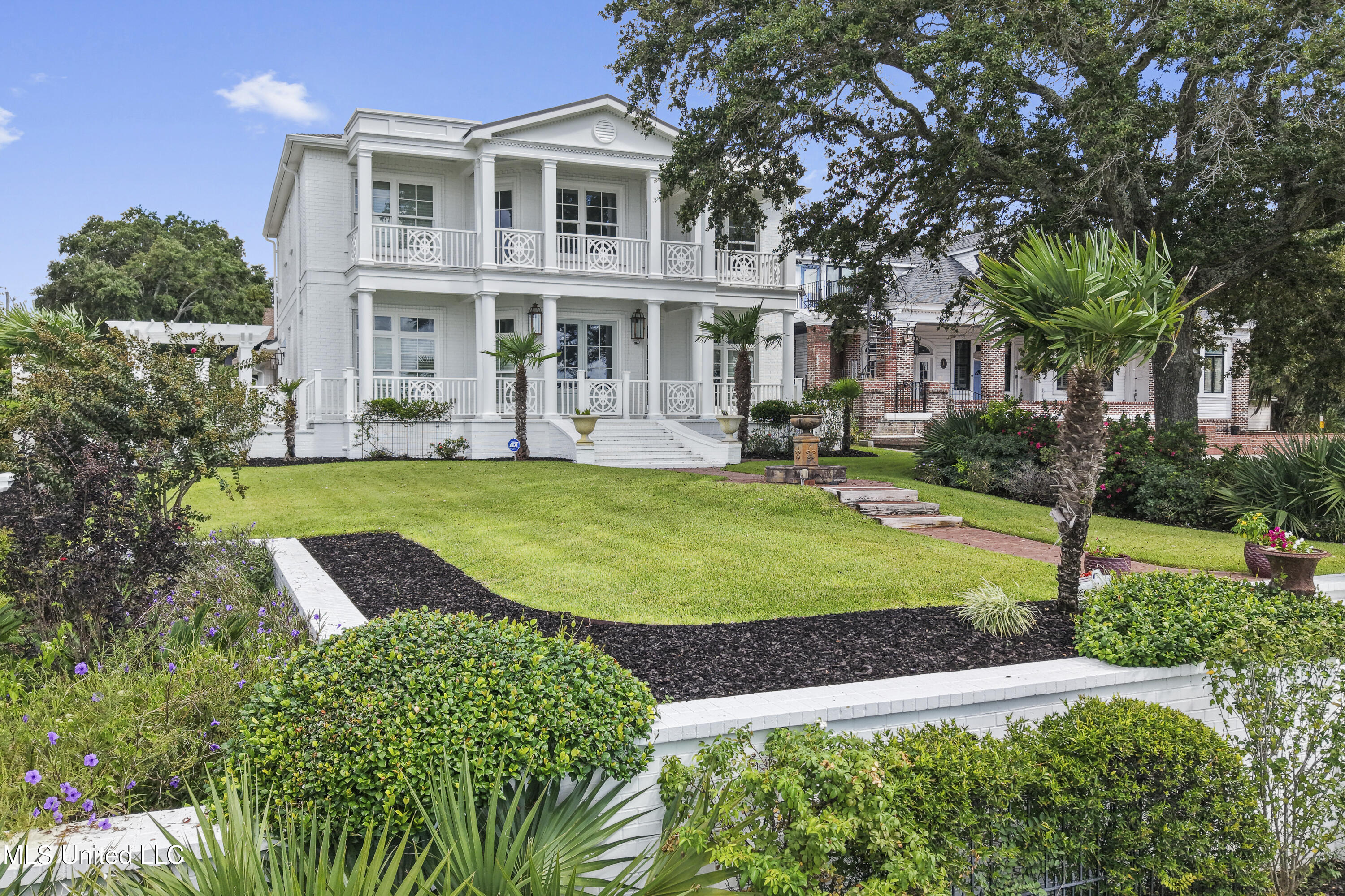 1016 Beach Boulevard Biloxi, MS 39530 - Photo 5 of 118 005