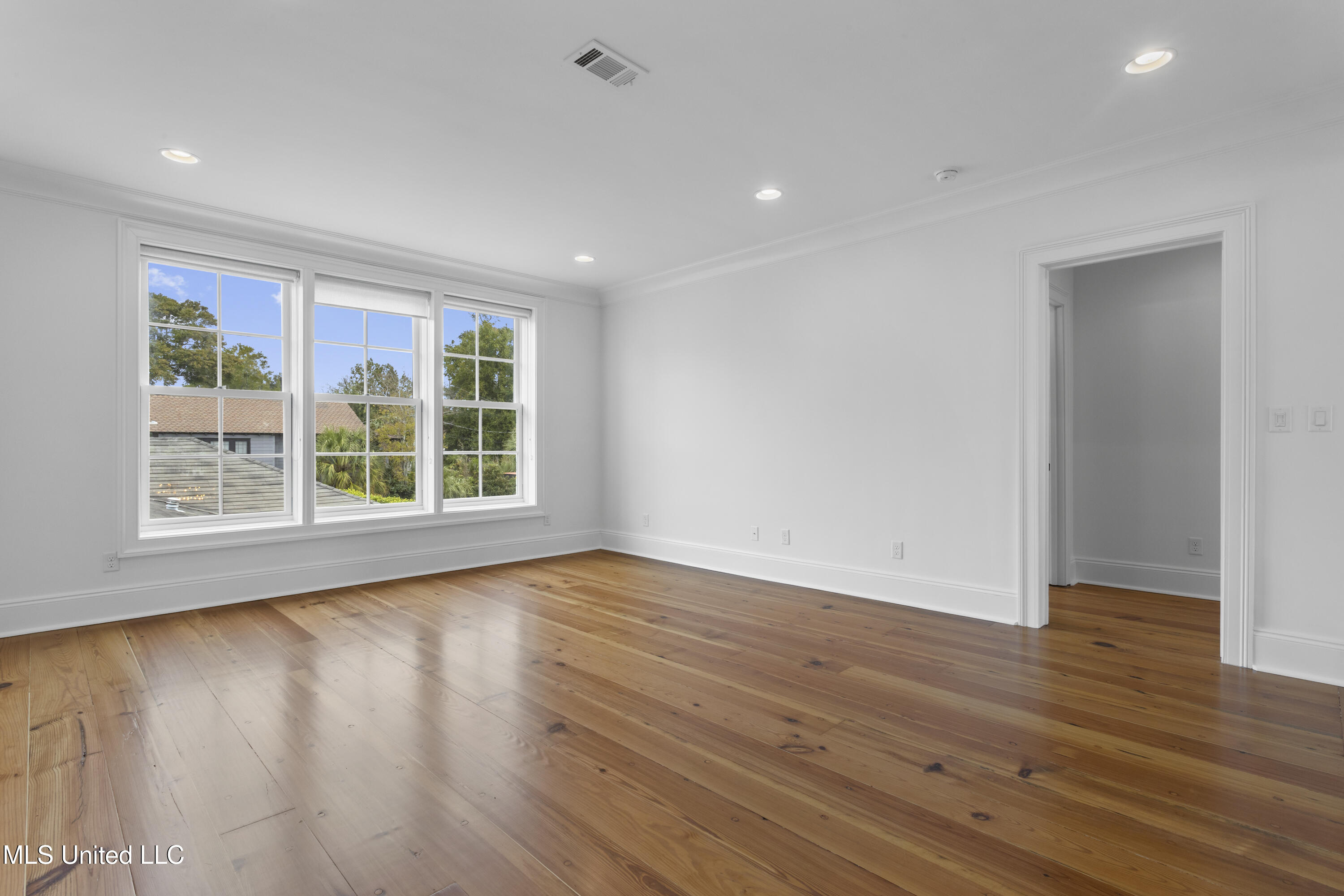 1016 Beach Boulevard Biloxi, MS 39530 - Photo 60 of 118 060