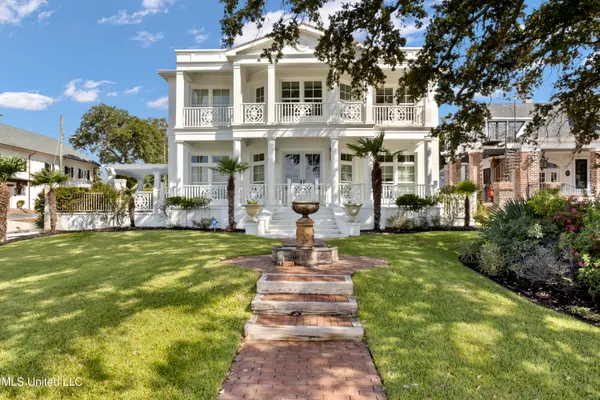 $1,495,000 | 1016 Beach Boulevard, Biloxi, MS 39530