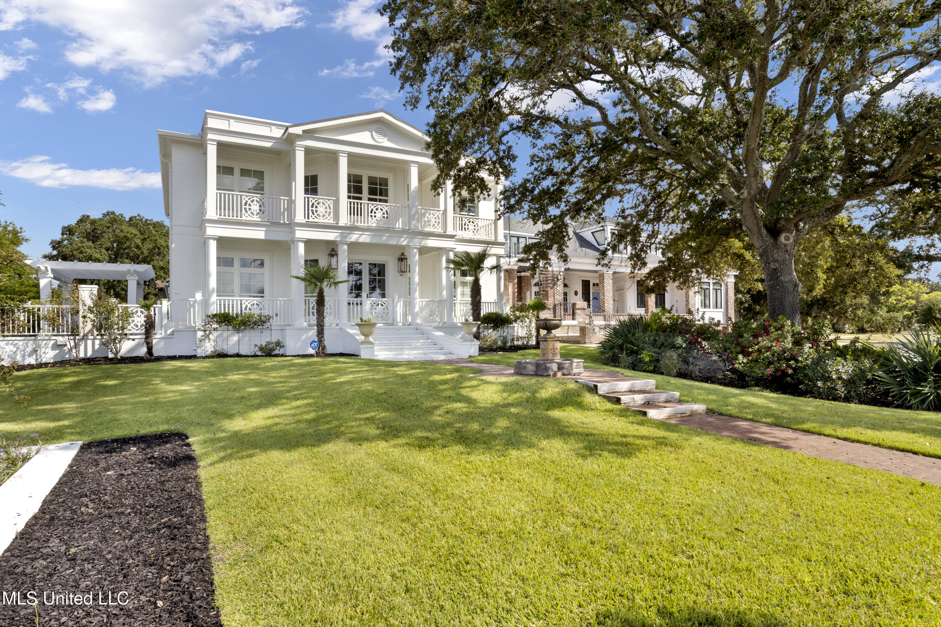 1016 Beach Boulevard Biloxi, MS 39530 - Photo 8 of 118 008