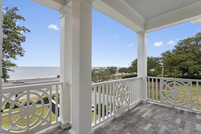 $1,650,000 | 1016 Beach Boulevard, Biloxi, MS 39530