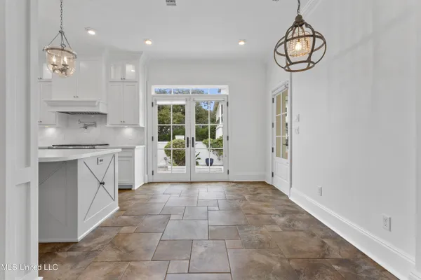 $1,495,000 | 1016 Beach Boulevard, Biloxi, MS 39530