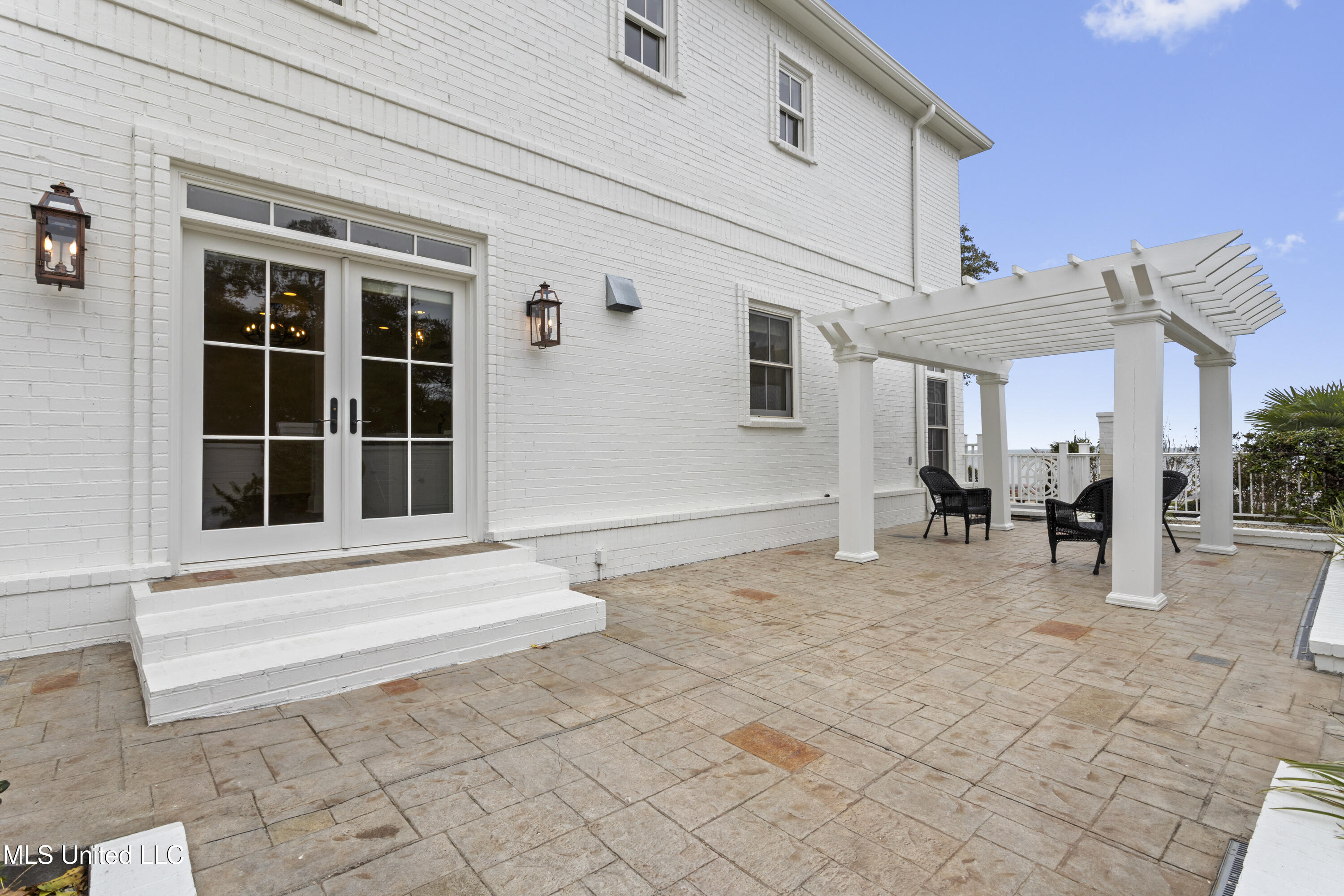 1016 Beach Boulevard Biloxi, MS 39530 - Photo 95 of 118 095