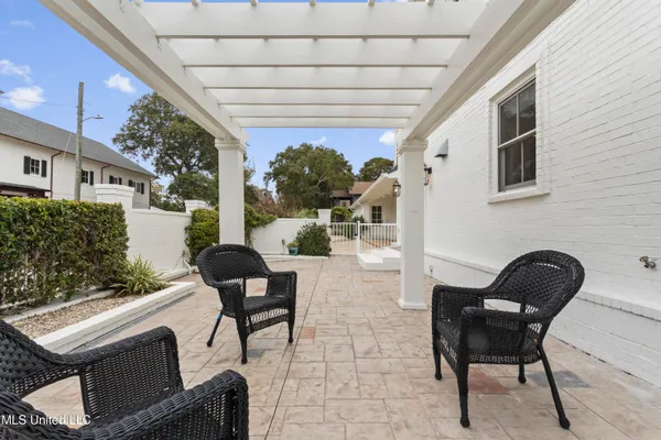 $1,495,000 | 1016 Beach Boulevard, Biloxi, MS 39530