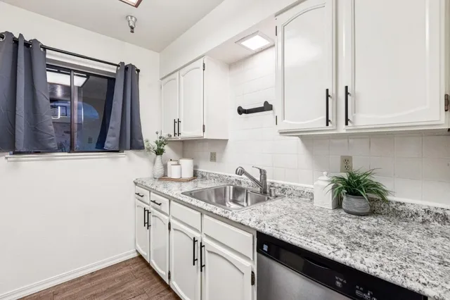 $649,000 | 711 South Bayshore Boulevard, Unit 23, San Mateo, CA 94401