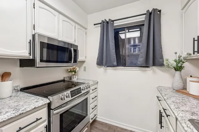 $649,000 | 711 South Bayshore Boulevard, Unit 23, San Mateo, CA 94401