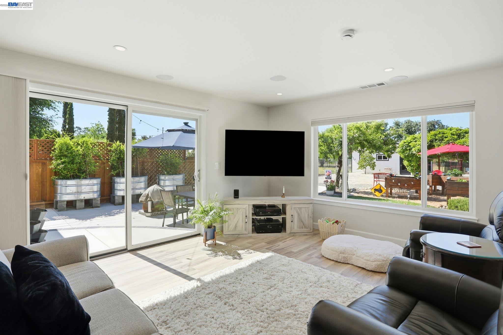 753 Sycamore Road Pleasanton, CA 94566 - Photo 5 of 61