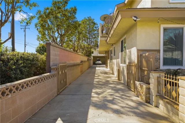 a view of a pathway of a building