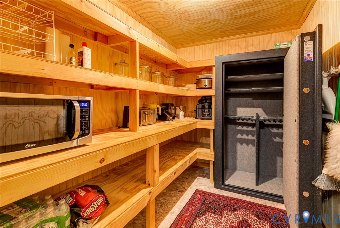 700 West Riverside Drive Lanexa, VA 23089 - Photo 19 of 44 a view of storage and utility room