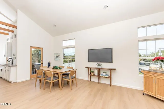 $899,000 | 11829 Gateway Boulevard, Unit 2, Los Angeles, CA 90064