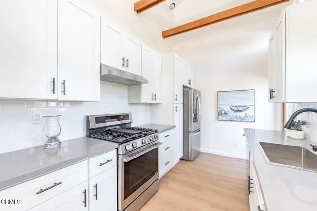 $899,000 | 11829 Gateway Boulevard, Unit 2, Los Angeles, CA 90064