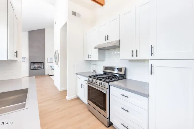 $899,000 | 11829 Gateway Boulevard, Unit 2, Los Angeles, CA 90064