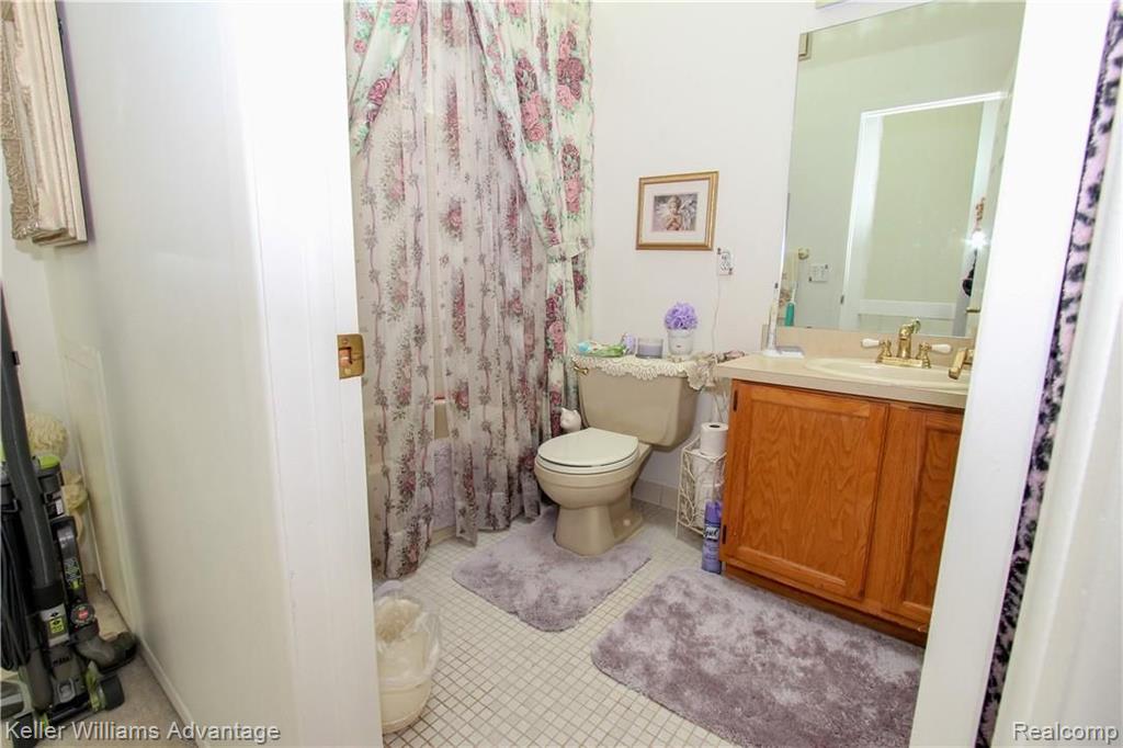 22280 Edgewater Novi, MI 48375 - Photo 13 of 20