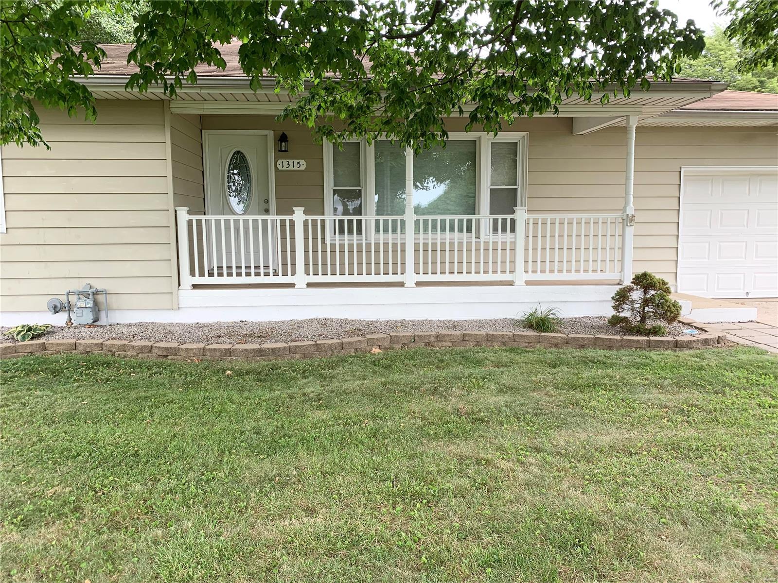 1315 Wilson Street South Roxana, IL 62087 - Photo 2 of 13