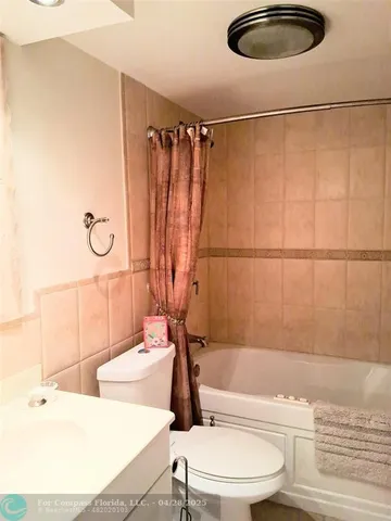 $4,000 | 1035 Hillsboro Mile, Unit 25, Hillsboro Beach, FL 33062