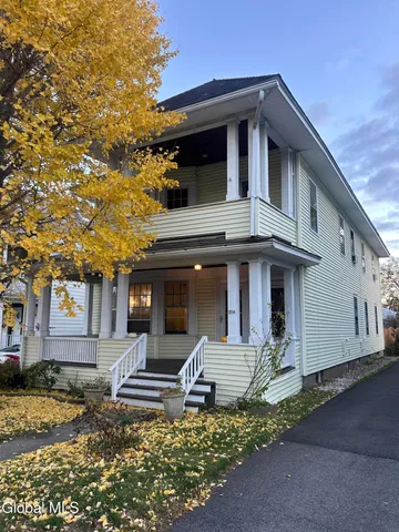 $1,900 | 1204 19th Street, Unit 1, Watervliet, NY 12189