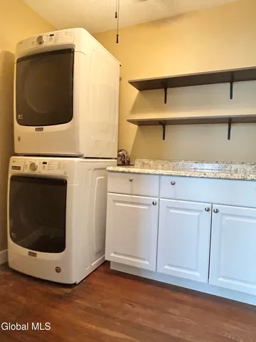 $1,900 | 1204 19th Street, Unit 1, Watervliet, NY 12189