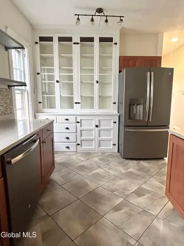 $1,900 | 1204 19th Street, Unit 1, Watervliet, NY 12189