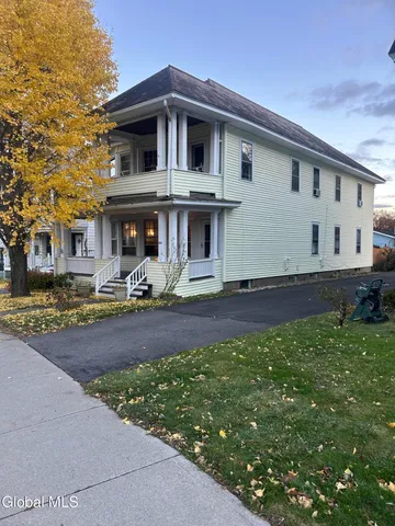 $1,900 | 1204 19th Street, Unit 1, Watervliet, NY 12189