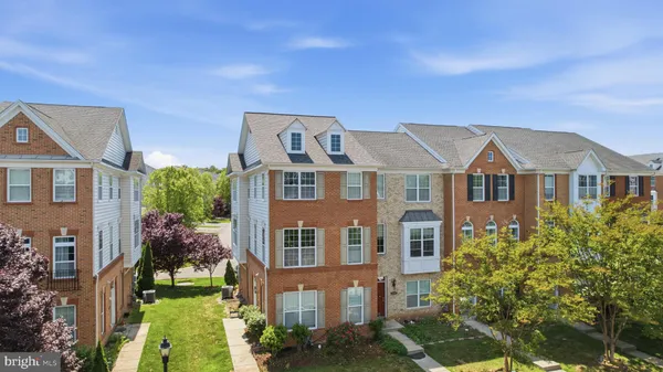 $684,900 | 23149 Flora Mure Drive, Ashburn, VA 20148
