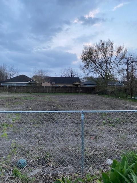 2124 Erastus Street Houston, TX 77020 - Photo 4 of 7