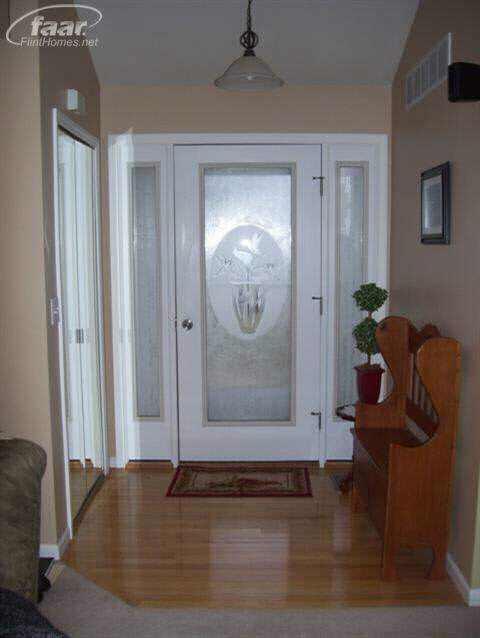 5155 Reid Road Swartz Creek, MI 48473 - Photo 4 of 13 20243444-3.JPG