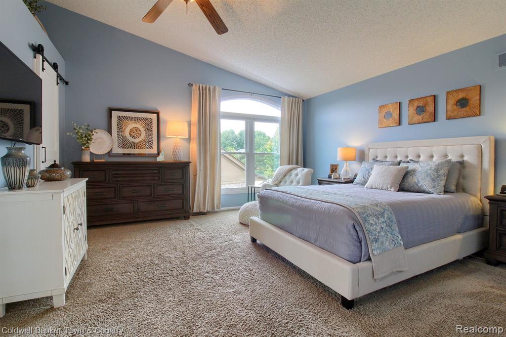 45221 Danbury Road Canton, MI 48188 - Photo 22 of 48 Gallery Image 22