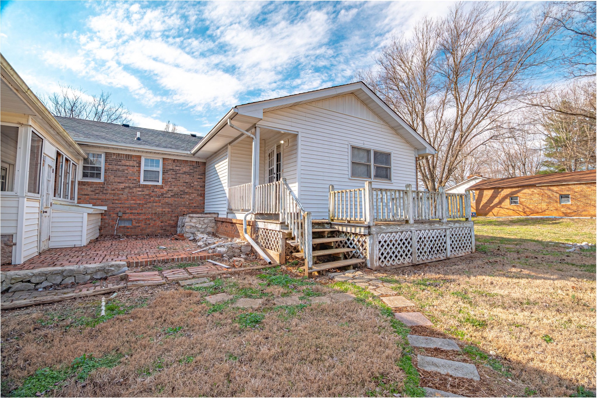 674 Girkin Road Bowling Green, KY 42101 - Photo 11 of 50 a view of a house with backyard and trees