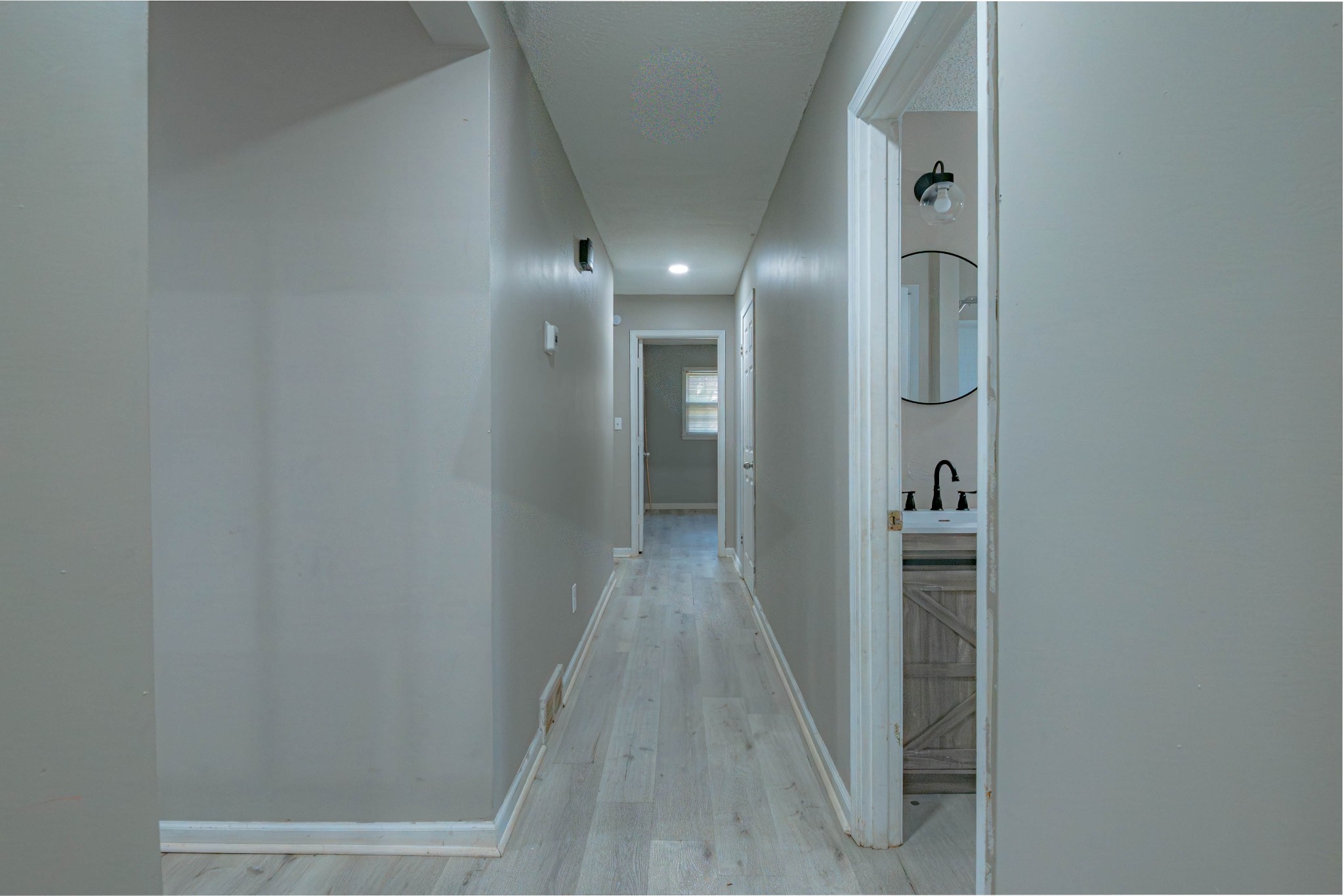 674 Girkin Road Bowling Green, KY 42101 - Photo 23 of 50 wooden floor in a gallery