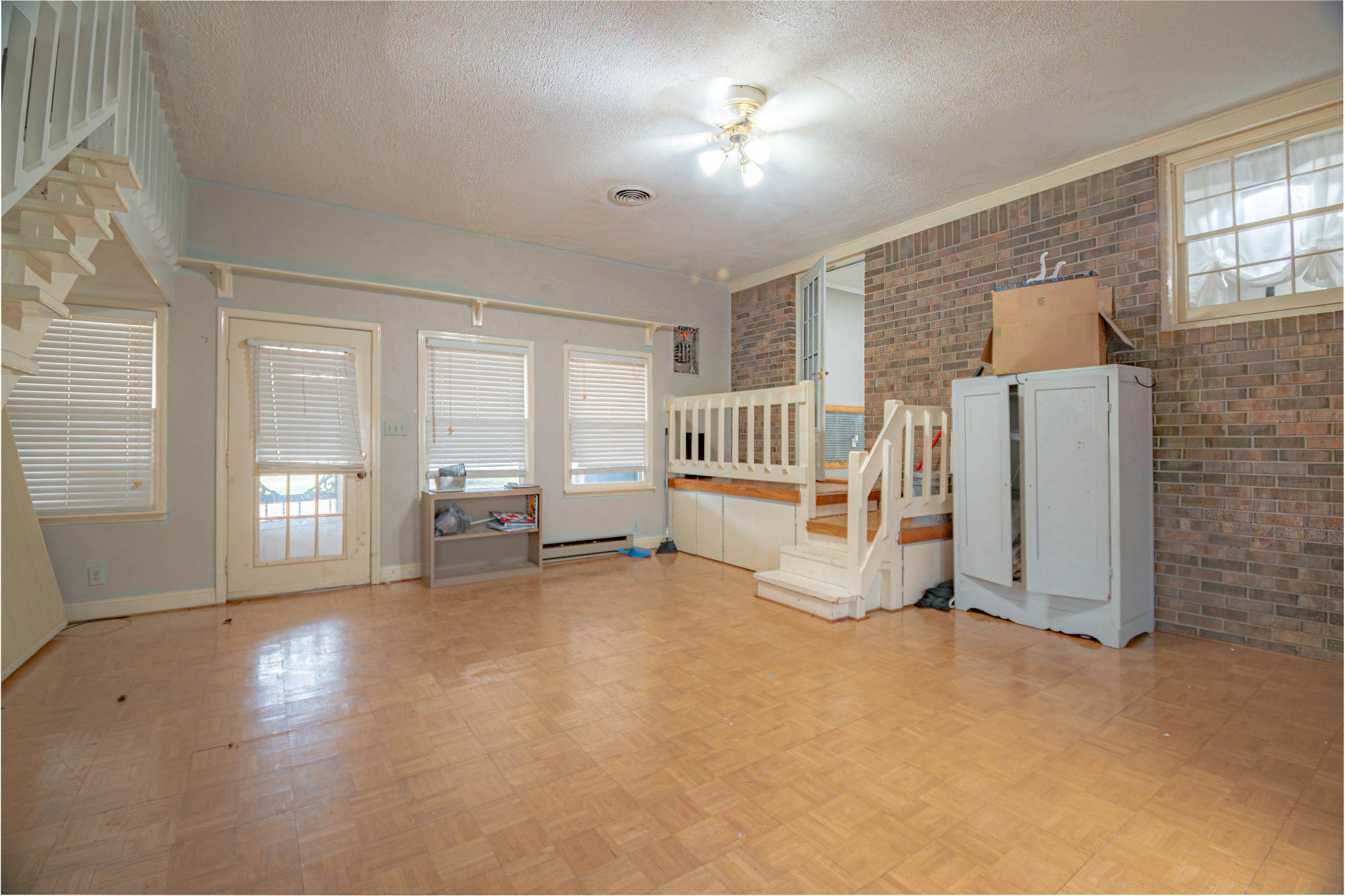 674 Girkin Road Bowling Green, KY 42101 - Photo 37 of 50 an entryway and livingroom with furniture