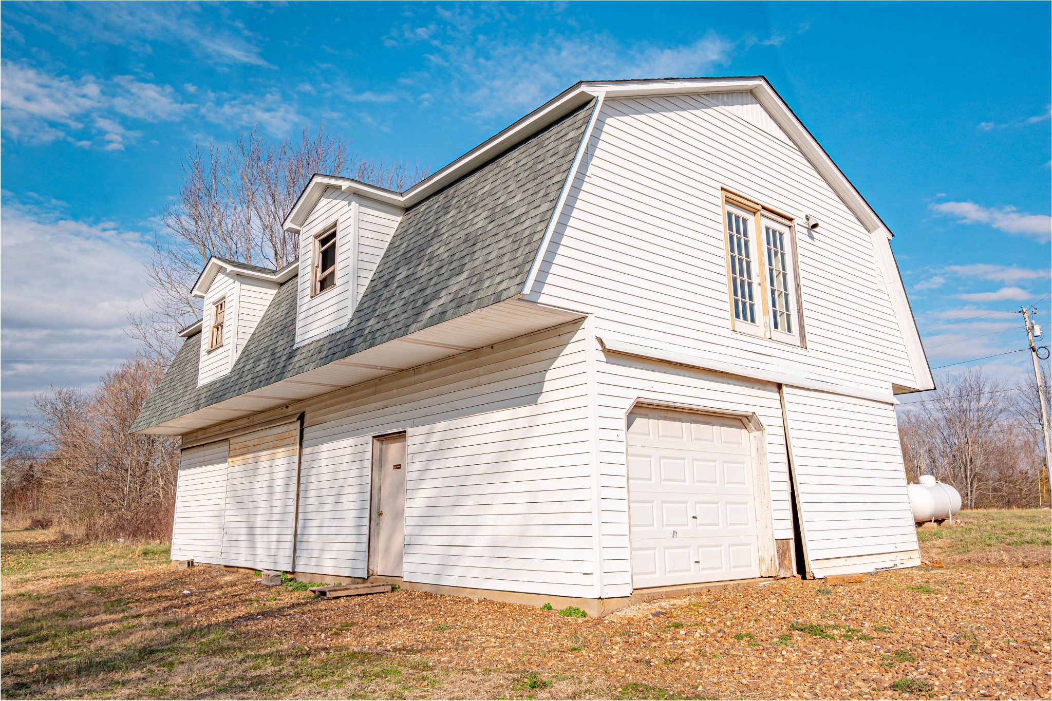 674 Girkin Road Bowling Green, KY 42101 - Photo 43 of 50 a view of a house with a roof